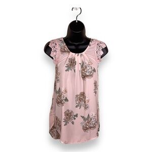 LARGE JUNIORS PINK FLORAL TOP CHARMED LACE ACCENT PASTEL